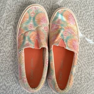 Toms Tie-Dye Shoes Size 6.5 W